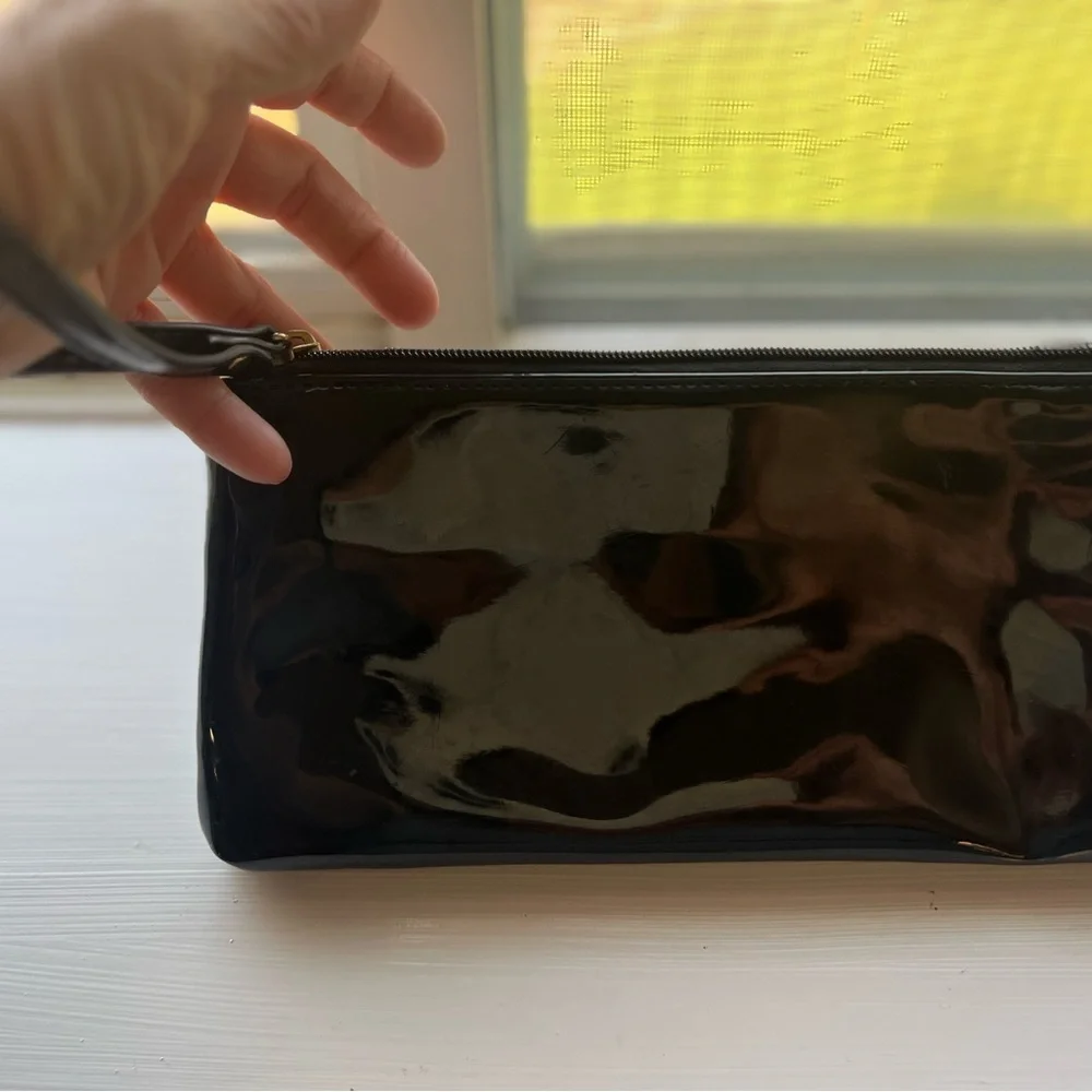 Guess Wristket - Picture 2 of 3